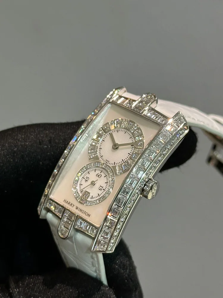 Harry Winston Avenue 331/UQW